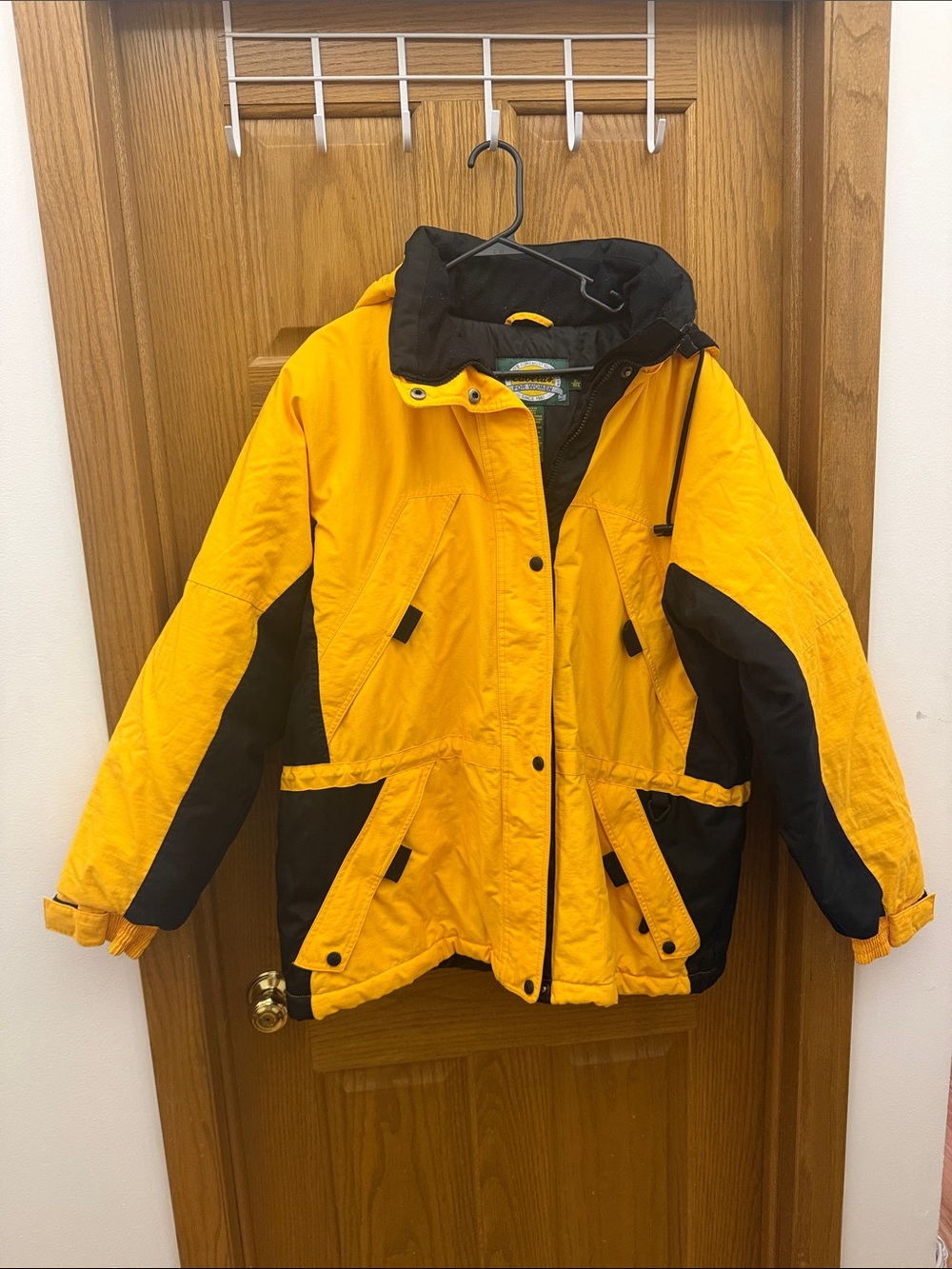 VINTAGE CABELA’S Women’s Bright Yellow & Black Winter Ski Coat w Hood Size XL